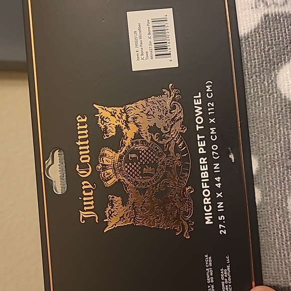 💕HP💕Juicy Couture Gray and White Microfiber Pet Towel - Picture 6 of 7